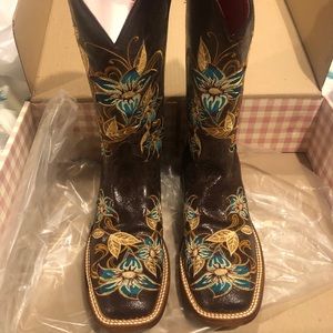 Macie Bean glittery brown cowboy boots size 7